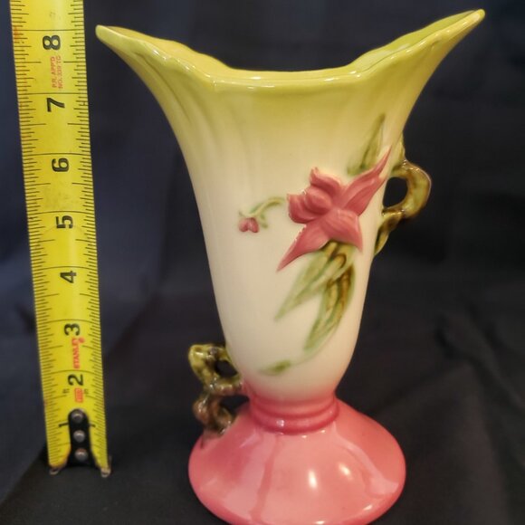 Vintage 1949 Hull Art Pottery Woodland Pattern Flared Opening Vase W8-7 1/2" USA - Picture 5 of 5